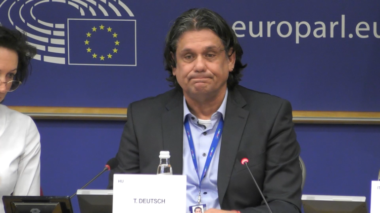 Hadházy Ákos hallgat, Cseh Katalinék ellen vádat emeltek – Deutsch Tamás kemény szavakkal támadja ellenfeleit