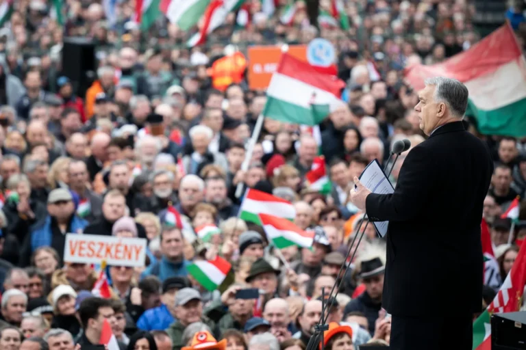 Orbán Viktor pár szavazatért a legalapvetőbb szabadságjogokat is korlátozná