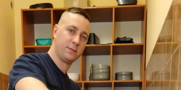 Húsvéti tállal lepte meg készenlétis kollégáit a szabadnapos hatvani lánglovag