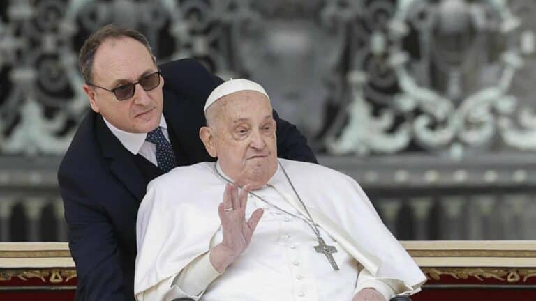 Ferenc pápa utolsó gesztusa: megható búcsú az ápolójától