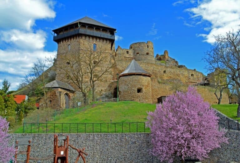 Palóc Húsvétra várja látogatóit a Füleki Vár