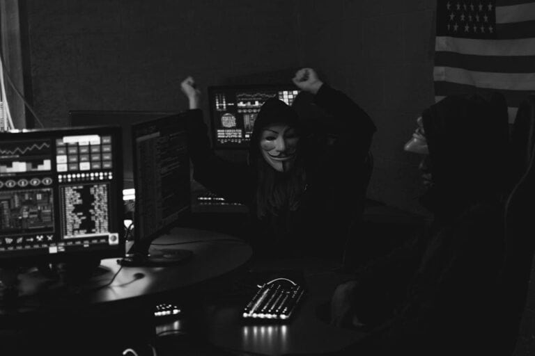 Csalók gazdagodtak milliókkal mások hiszékenysége miatt