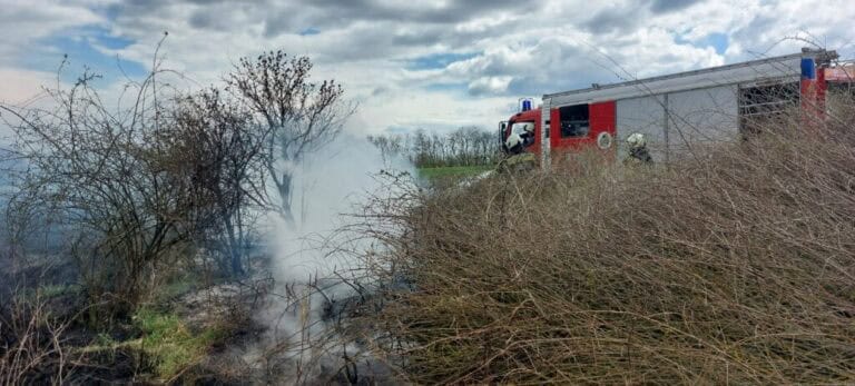 Baleset és tűz is adott munkát a hevesi lánglovagoknak