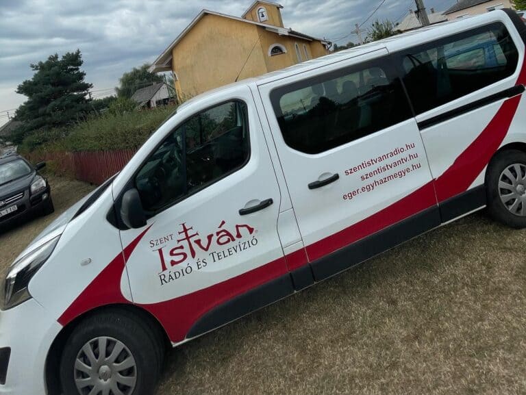 Népszerű országos rádiókkal is felveszik a versenyt a helyi adók