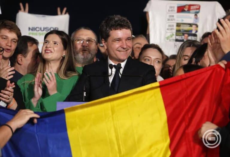 Nicușor Dan nyerte a romániai elnökválasztást – történelmi győzelem a szélsőjobb felett