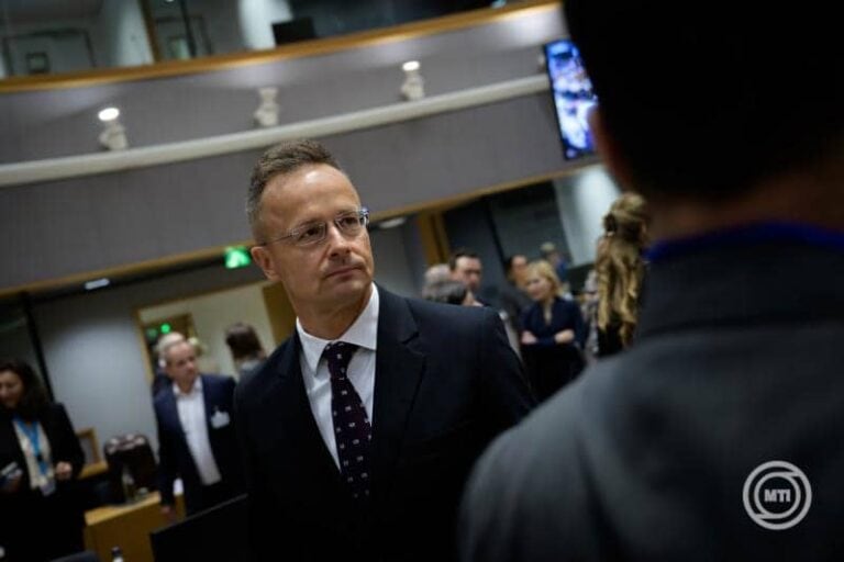 Szijjártó Péter: Magyarország és Szlovákia megakadályozta az újabb EU-s szankciós csomag elfogadását