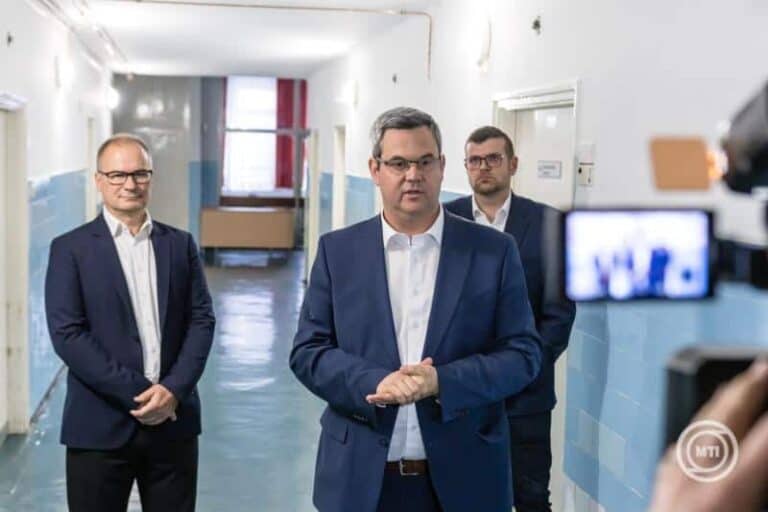 Kulja András szerint Takács Péter hazudik – újabb kormányzati manipuláció az egészségügyről