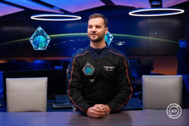 Bejelentkezett az űrből Kapu Tibor