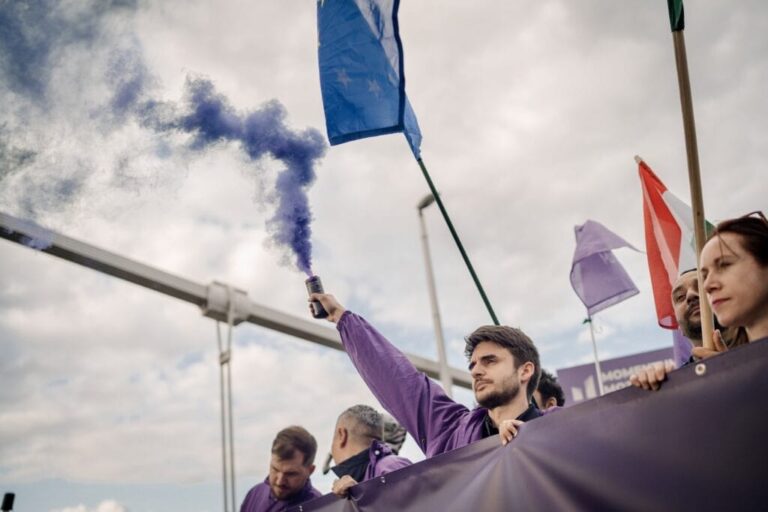 Lemondott a Momentum elnöke