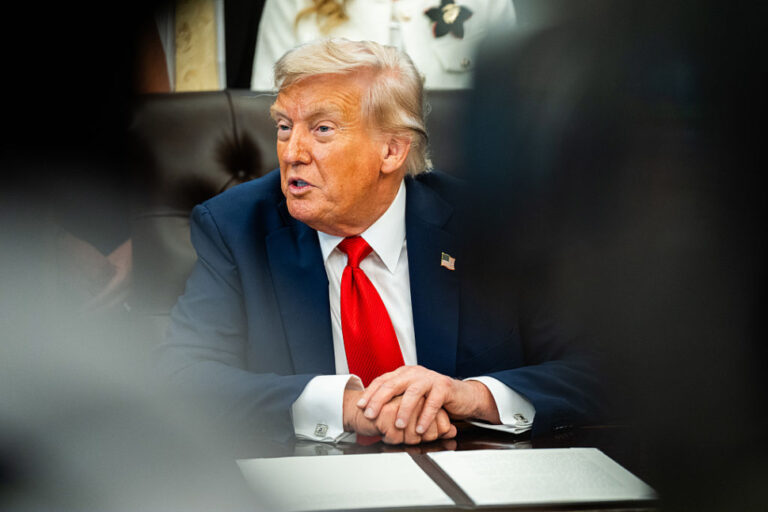 Nagy bejelentést tesz Donald Trump ma, az amerikai sajtó találgatja a témákat, az egészségi állapota is napirenden van