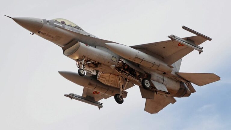 Riadókészültség Romániában: orosz drónt üldöztek a román F-16-osok