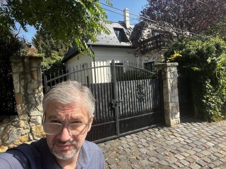 Hadházy: Orbán Sára vett egy hűvösvölgyi luxusvillát Guller Zoltántól