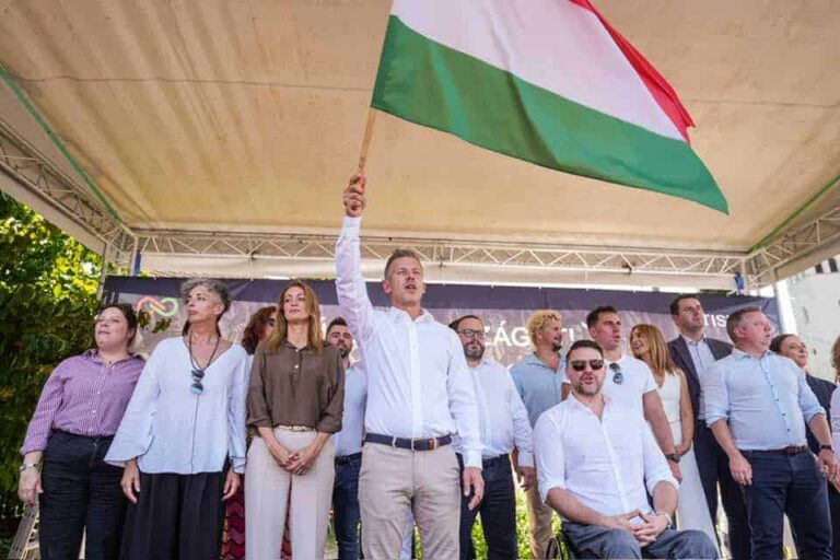 Magyar Péter leírta, hogyan zajlik majd a Tisza képviselőjelöltjeinek kiválasztása