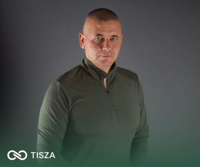 Dr. Ruszin-Szendi Romulusz – A szolgálat nem a kabáton múlik