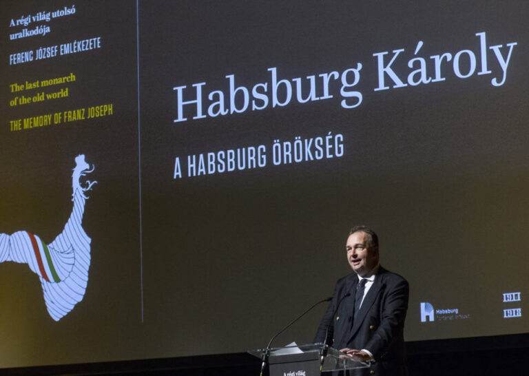 Habsburg Károly kettős hazaárulónak nevezte Orbán Viktor frakcióját és EU-s szövetségeseit