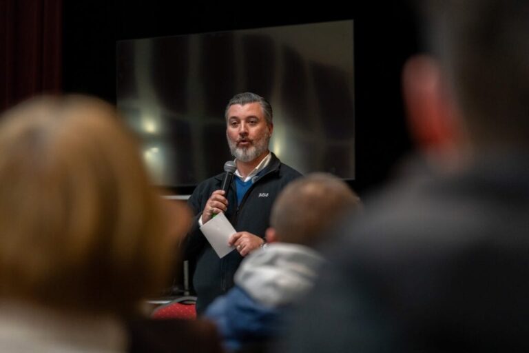 Magyar Péter Marcaliban: Bakos Csaba Attila Somogy jövőjét szakmai alapokra építené