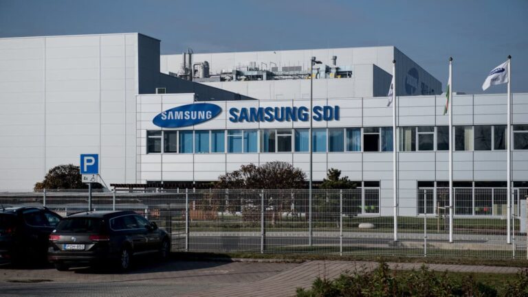 21 Kutatóközpont: minden második magyar felelősnek tartja a kormányt a gödi gyárban történt szennyezésekért