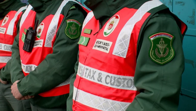 Pénzmosással gyanúsítja a NAV a Magyarországon elfogott ukránokat